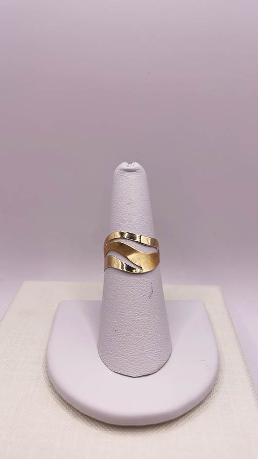 18k Gold Ring Size 7