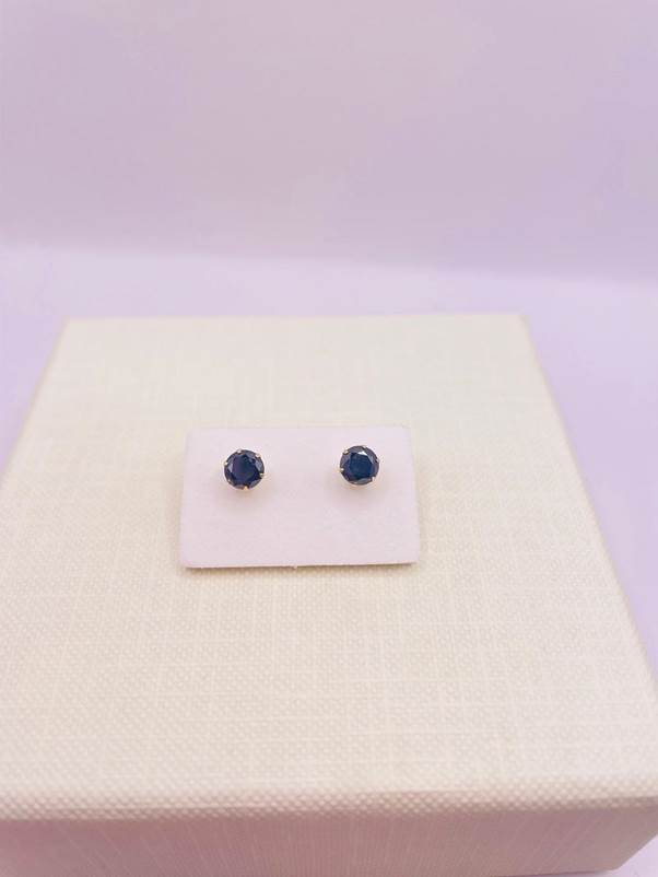 18k Gold Earring