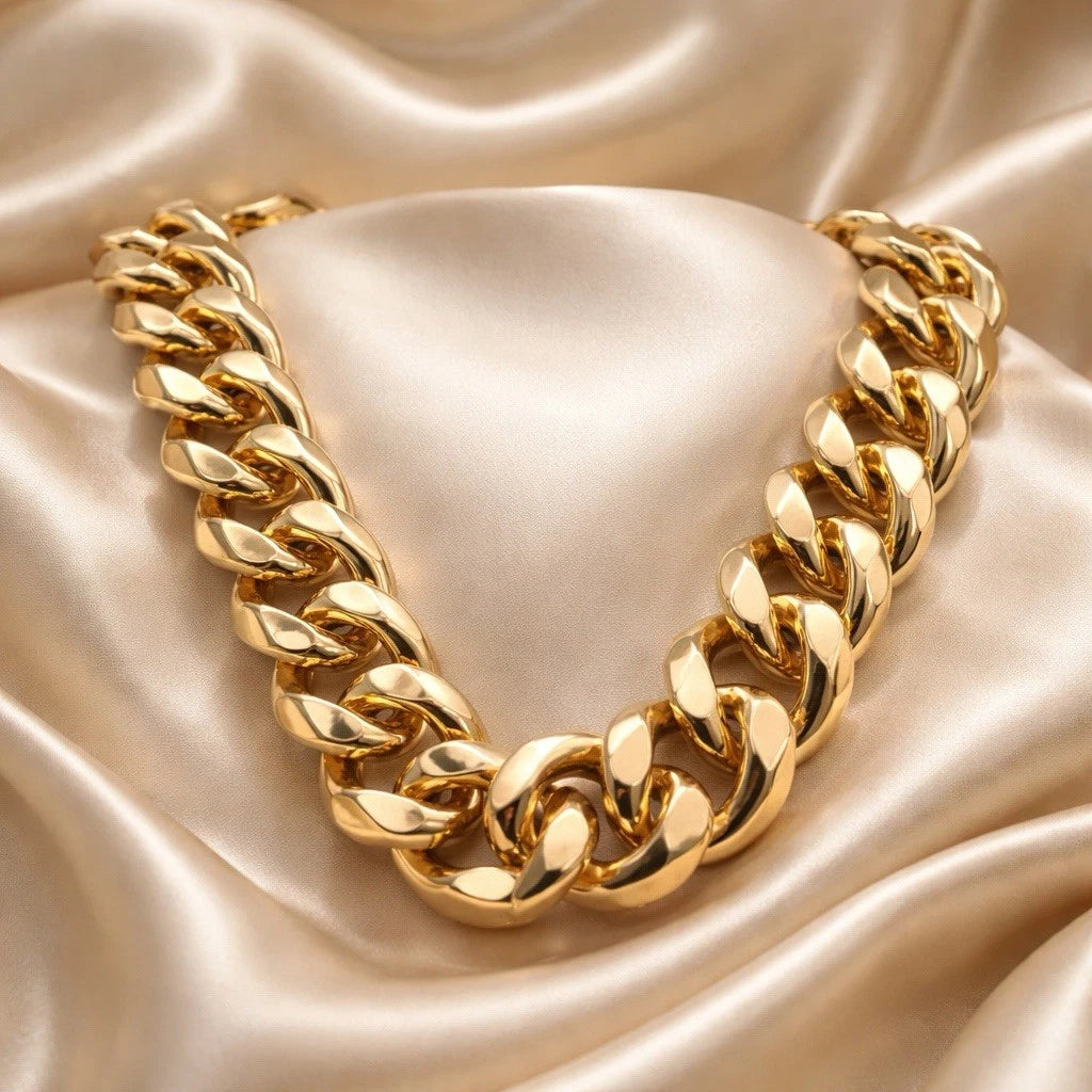 Aurelia Bold Chain Necklace